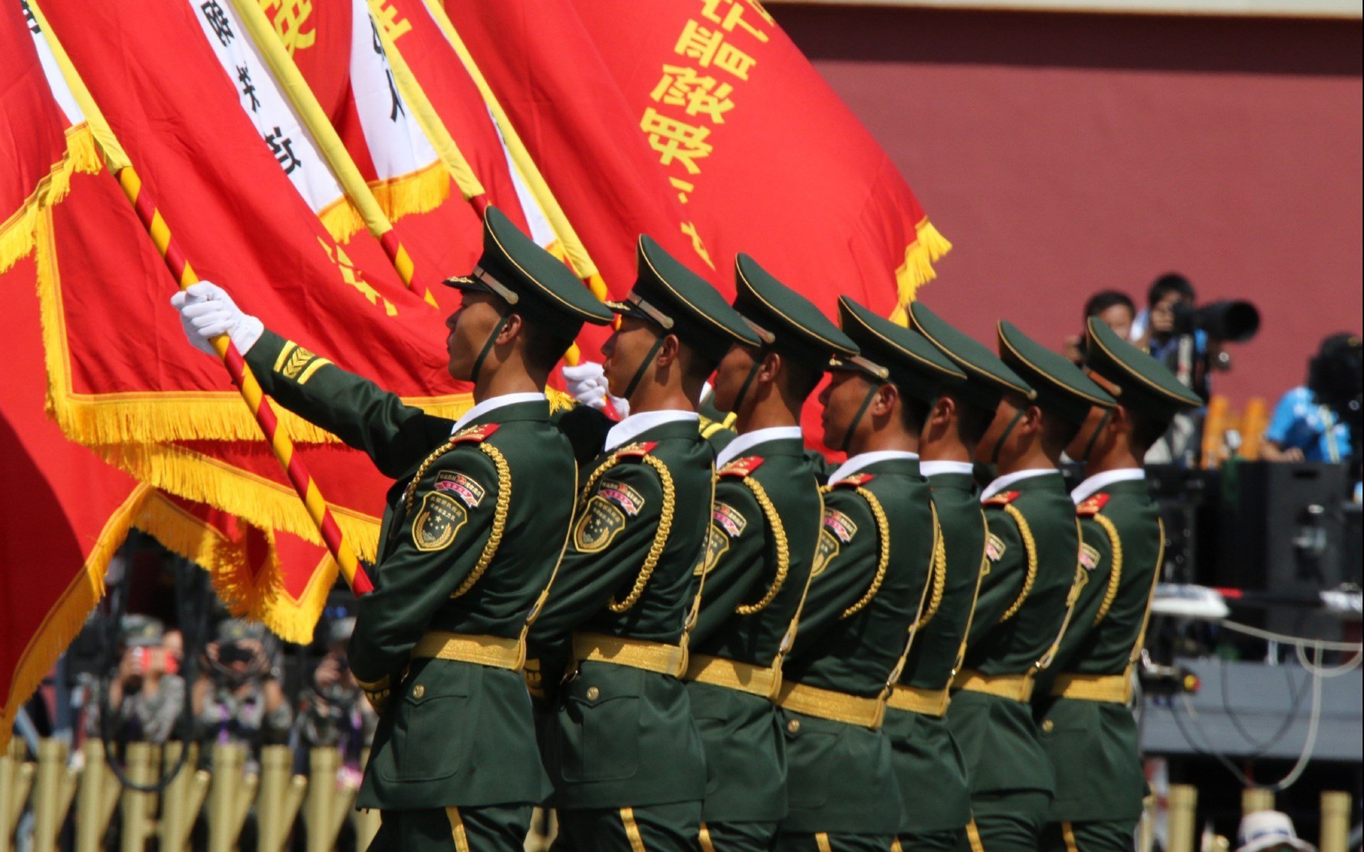 国际篮联代表团考察中国篮球产业链发展状况，中国国际篮球运动员