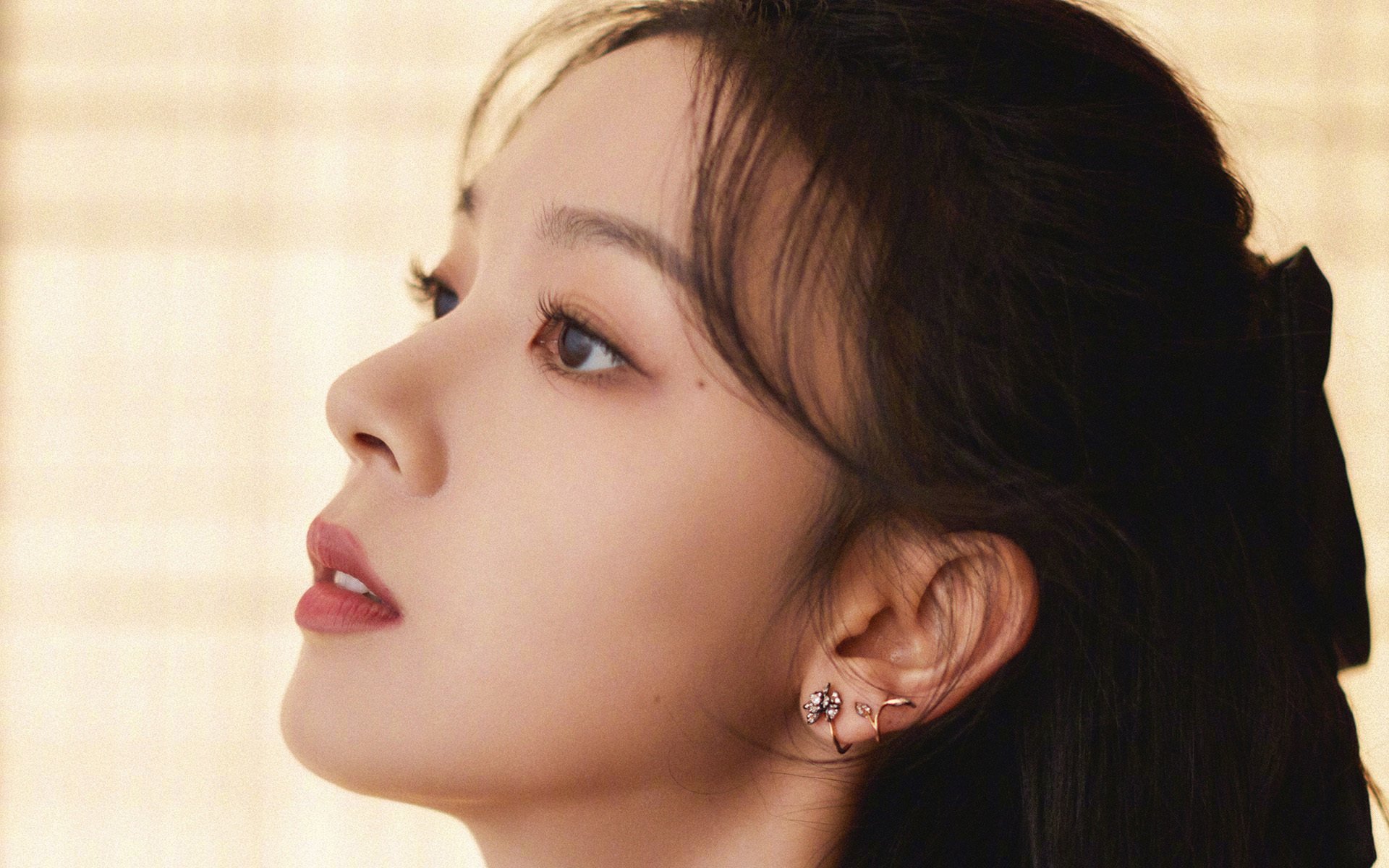 球队更换主赞助，球衣广告引发争议，更换球衣号码