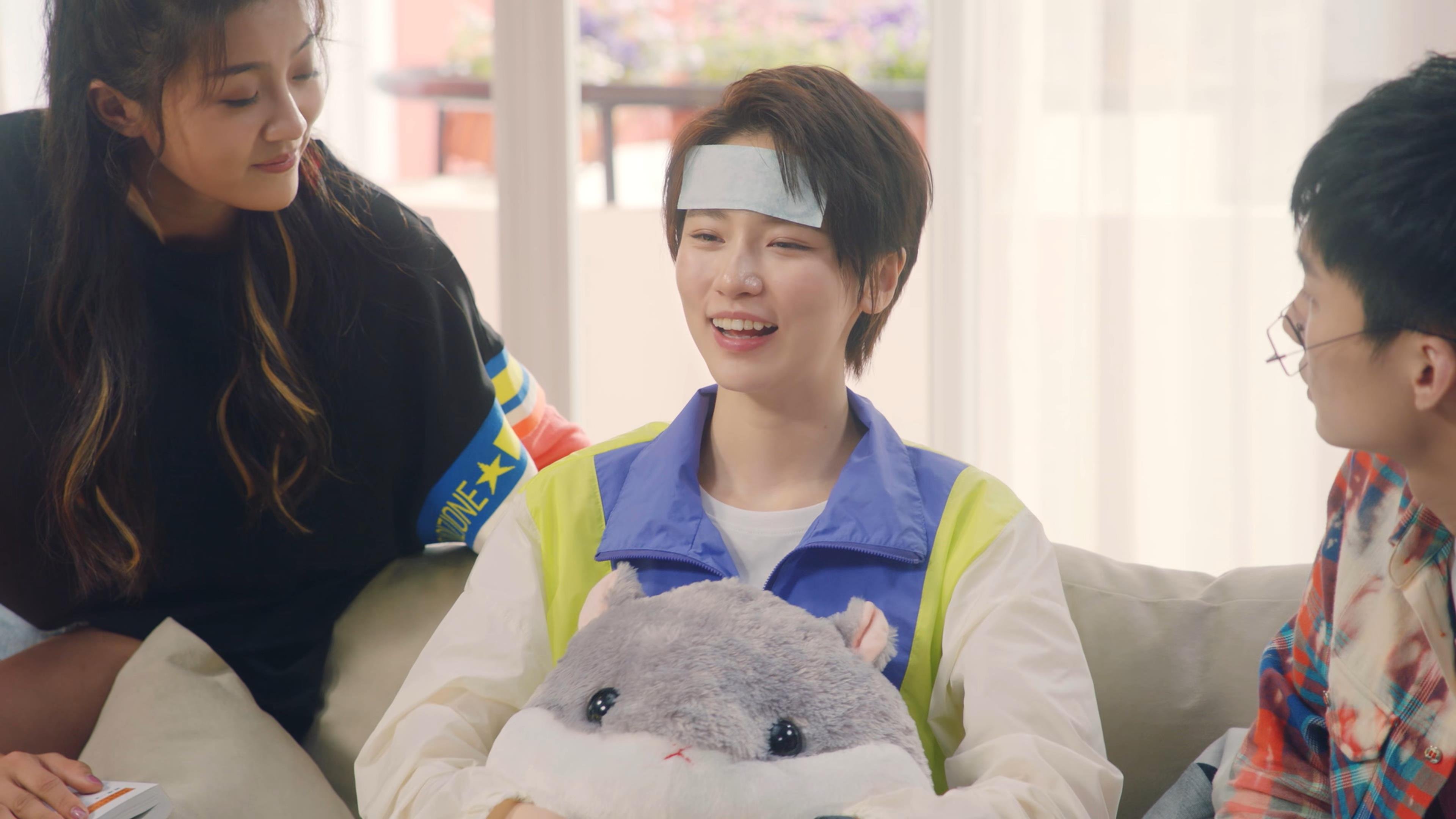 kaiyun网站-跳水选手姿态优雅完成完美入水，跳水运动员入水时手势